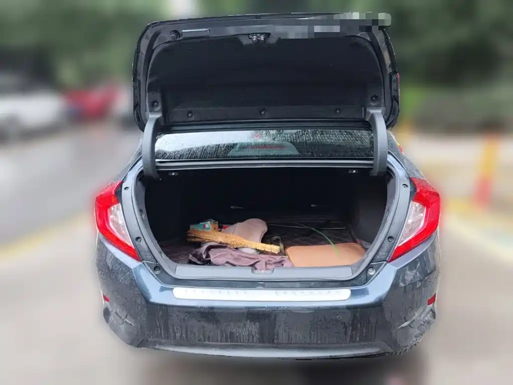 Honda Civic — фото 10