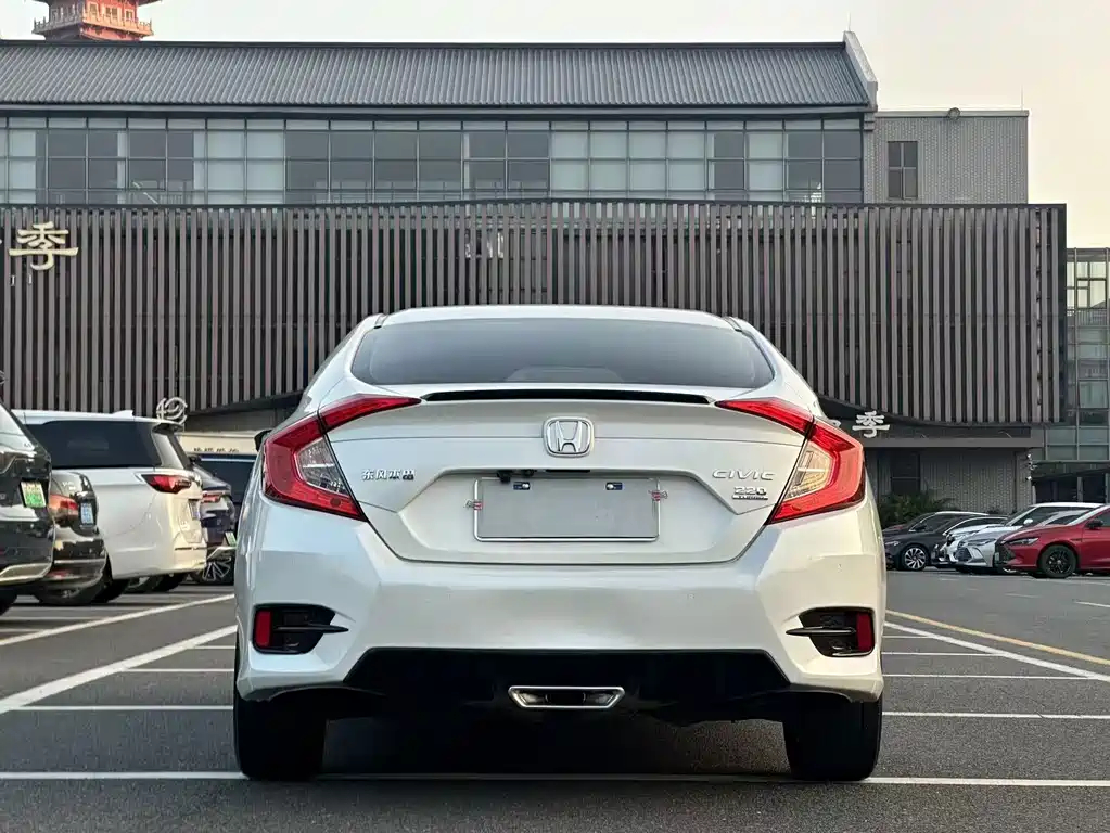 Honda Civic — фото 15