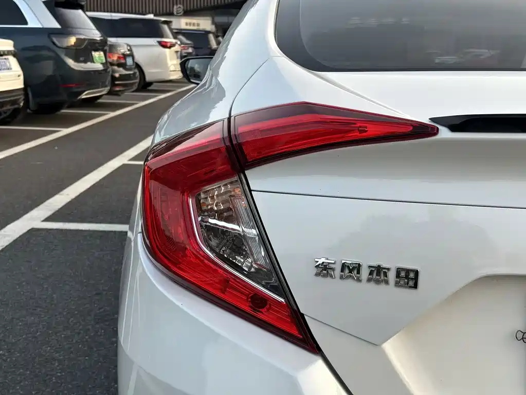 Honda Civic — фото 17