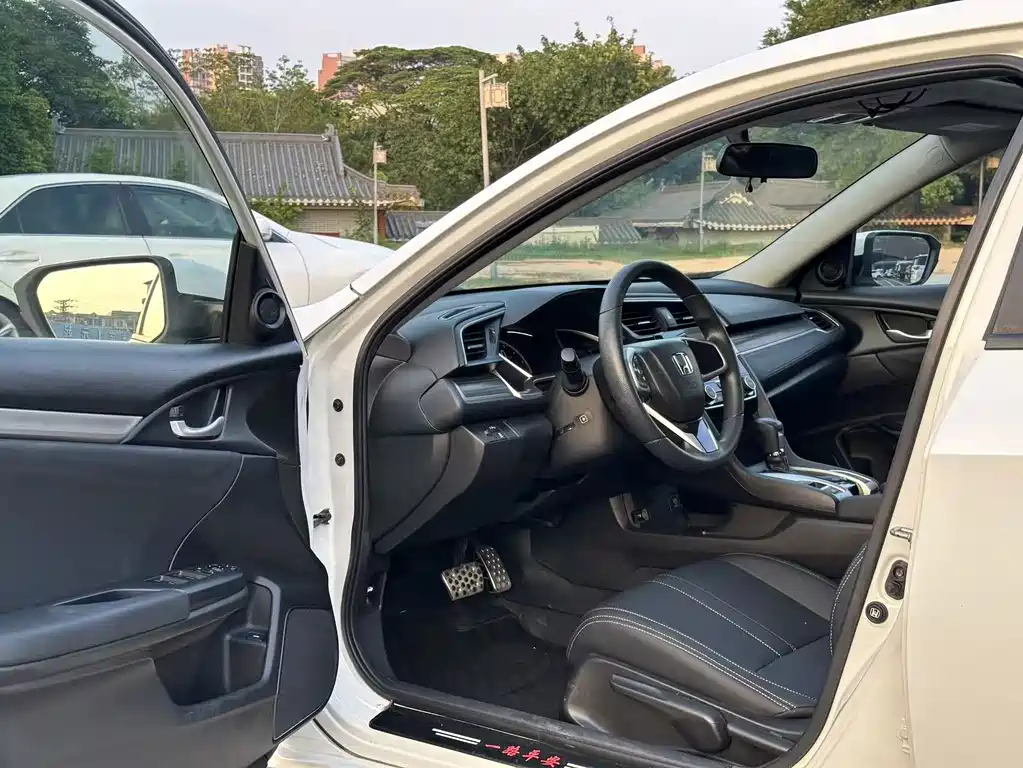Honda Civic — фото 4