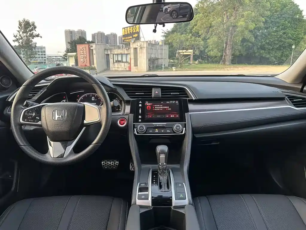 Honda Civic — фото 7