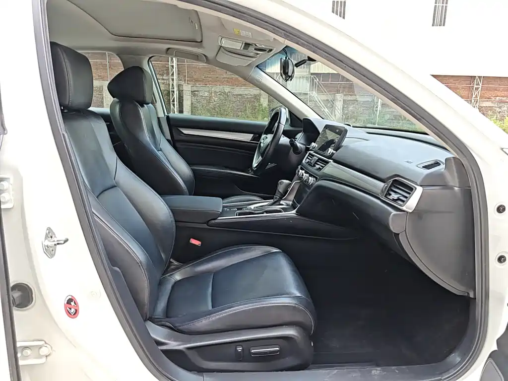 Honda Accord — фото 13