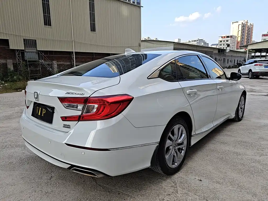 Honda Accord — фото 4