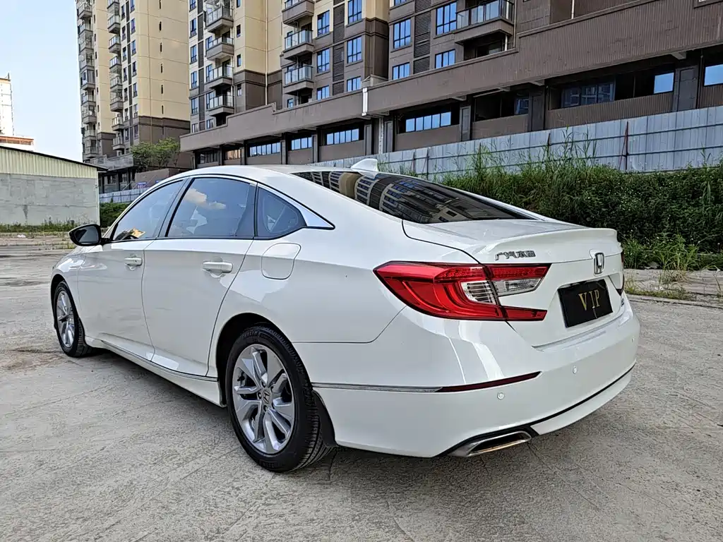 Honda Accord — фото 6