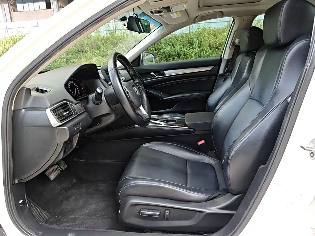 Honda Accord — фото 7