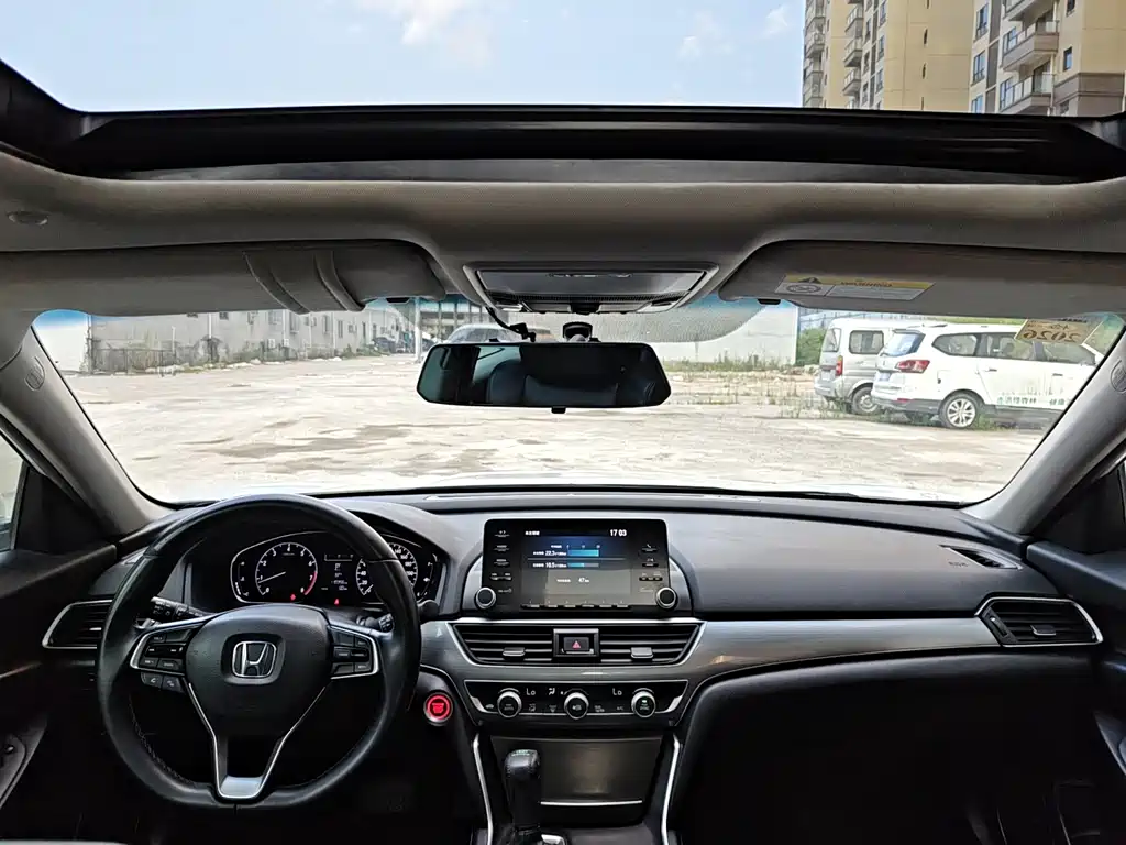 Honda Accord — фото 9