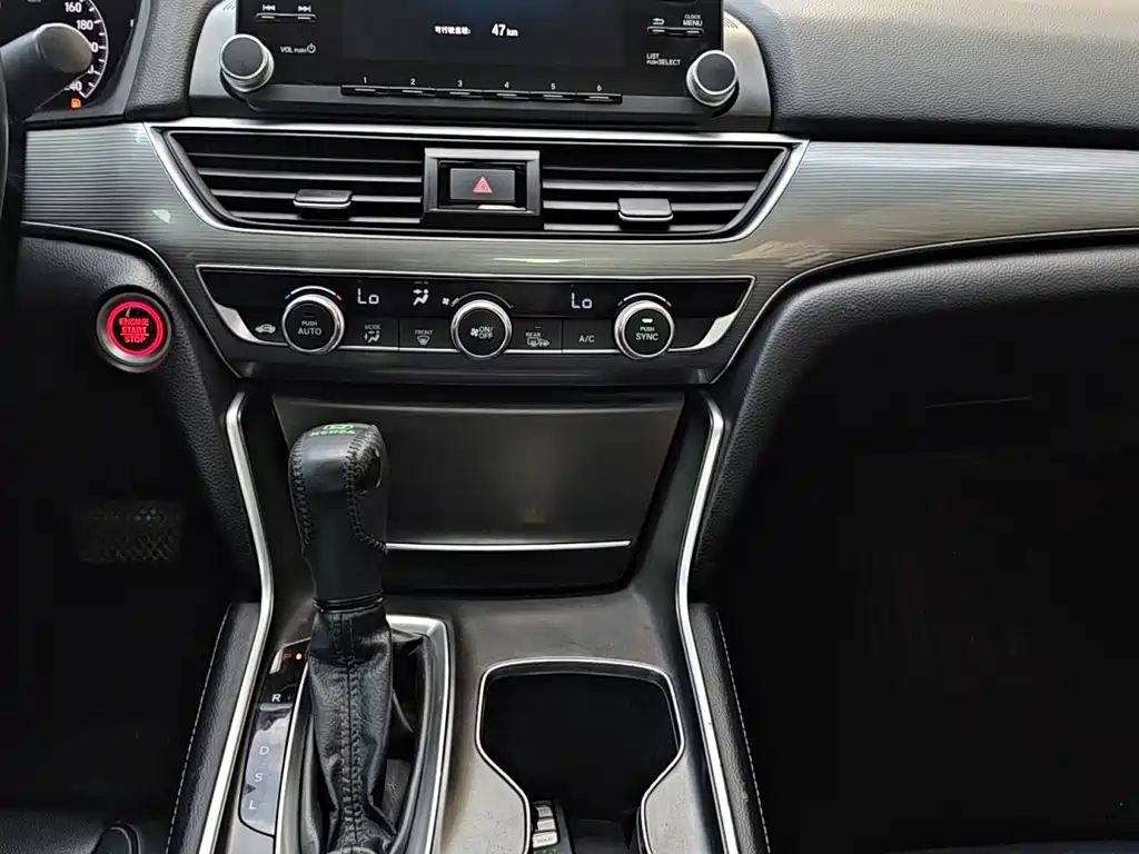 Honda Accord — фото 10