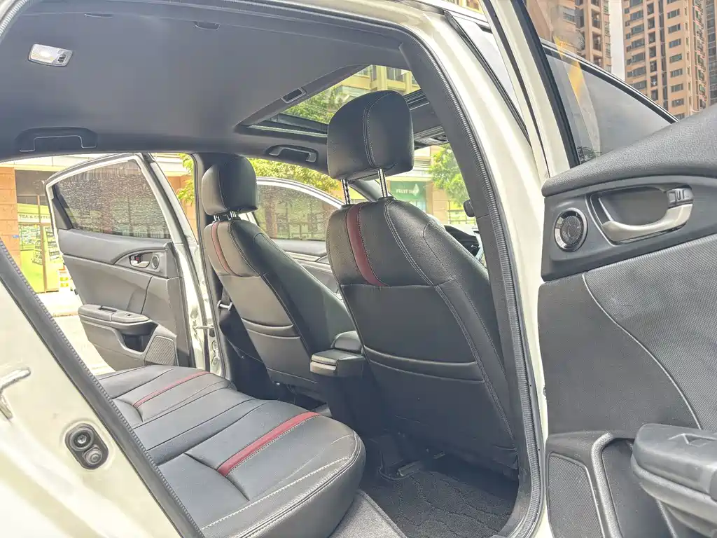 Honda Civic — фото 13