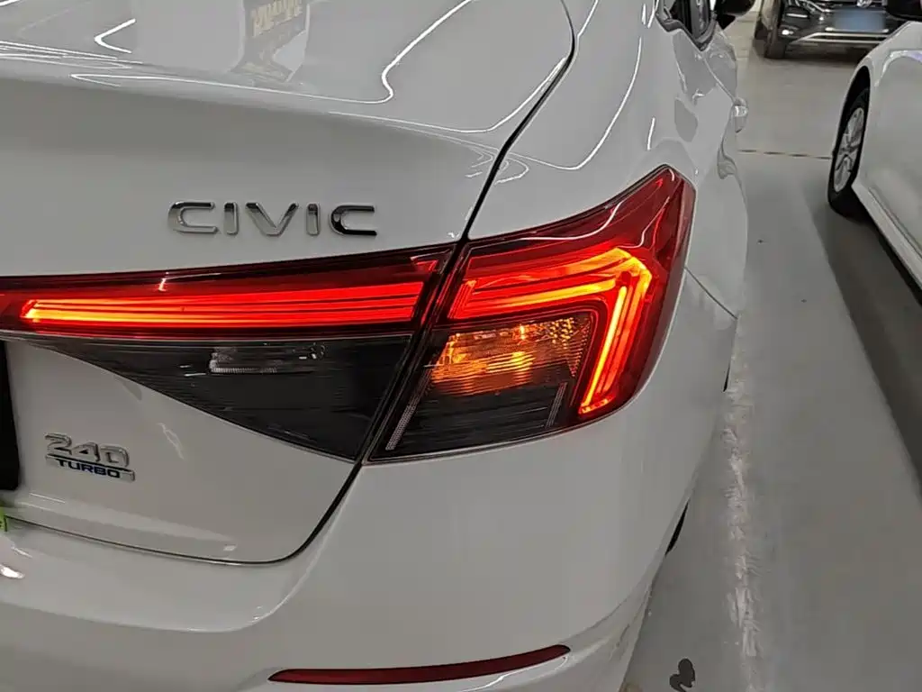 Honda Civic — фото 8