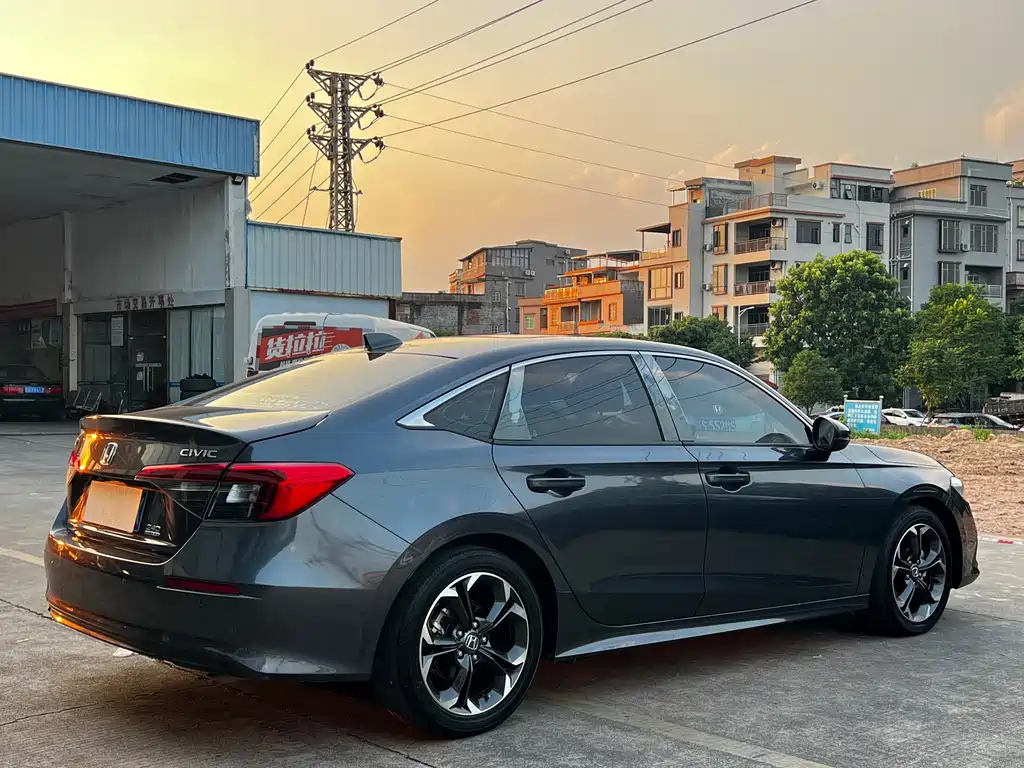 Honda Civic — фото 7