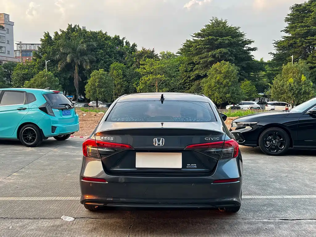 Honda Civic — фото 8