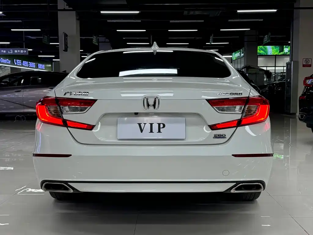 Honda Accord — фото 6