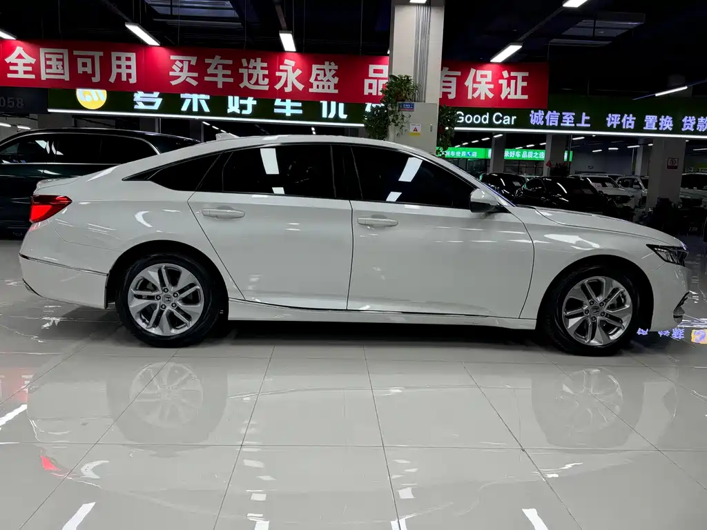Honda Accord — фото 8