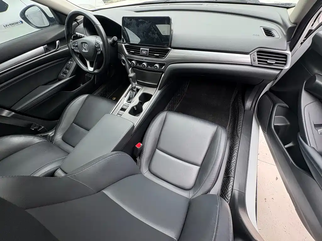 Honda Accord — фото 15