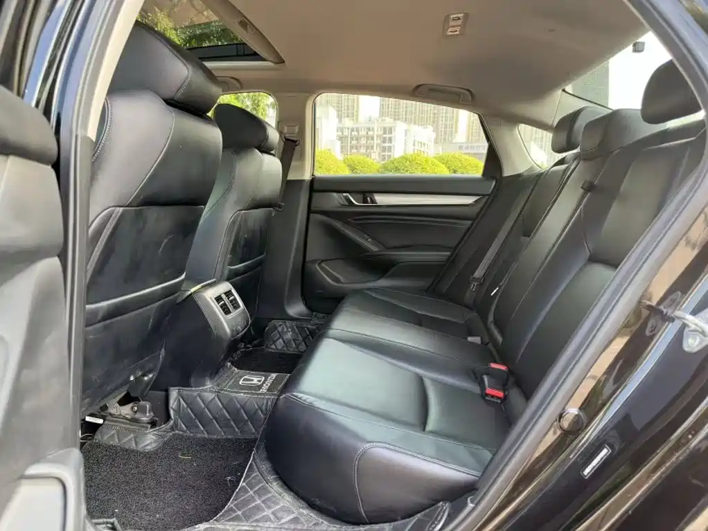 Honda Accord — фото 13
