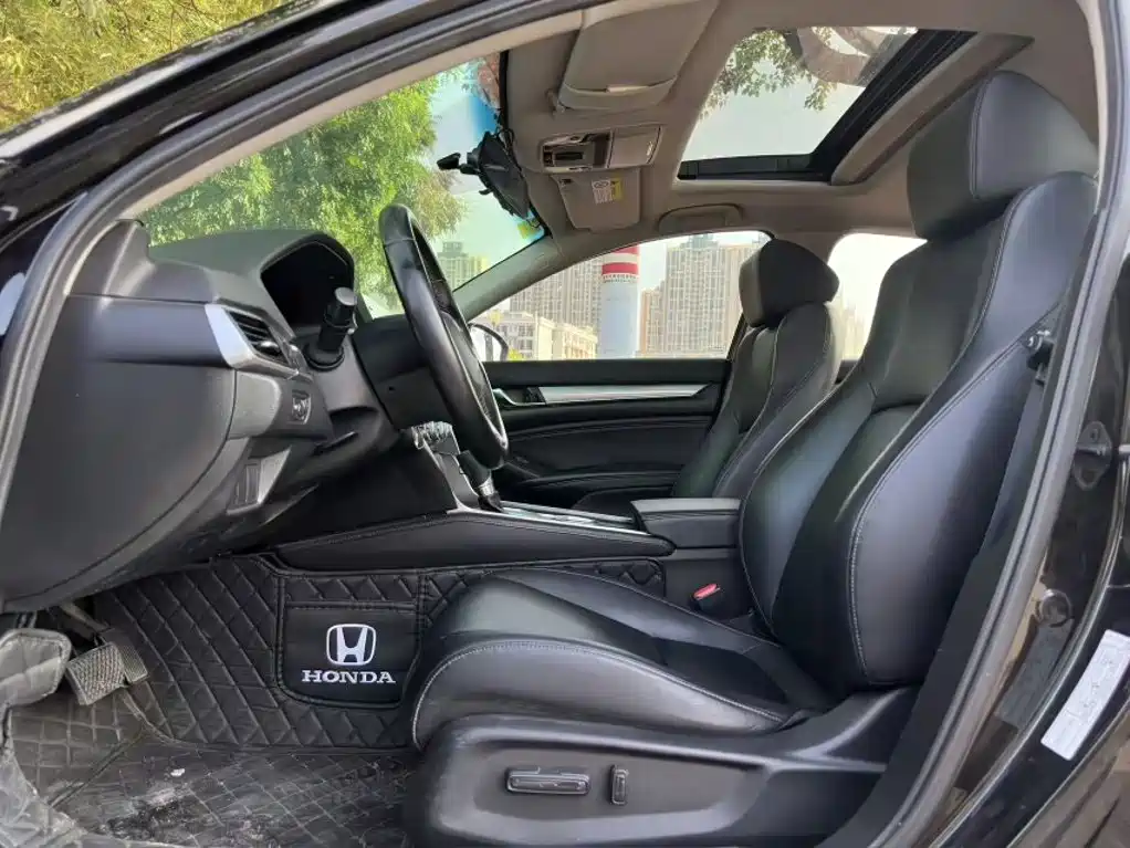 Honda Accord — фото 15