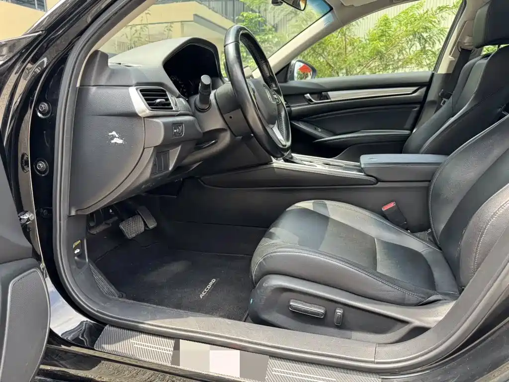 Honda Accord — фото 7