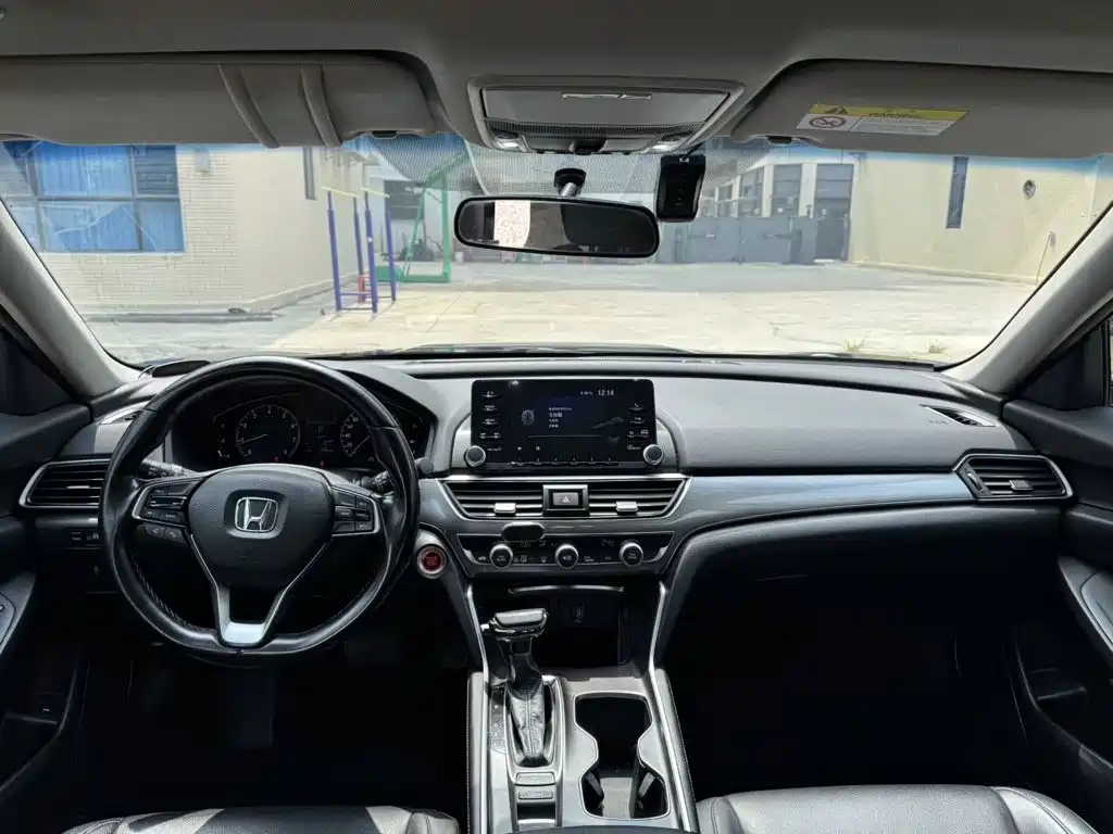 Honda Accord — фото 9
