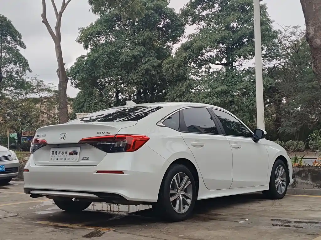 Honda Civic — фото 7
