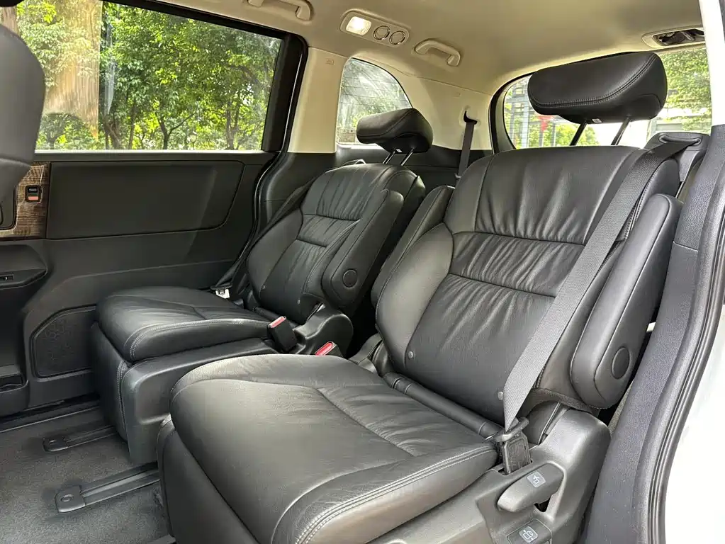 Honda Odyssey — фото 17