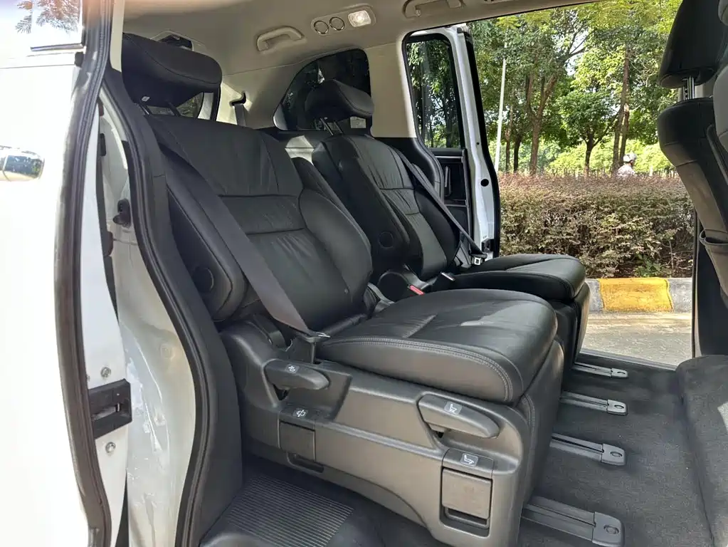 Honda Odyssey — фото 10