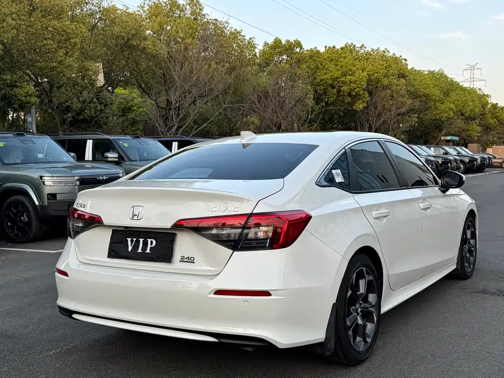 Honda Civic — фото 10