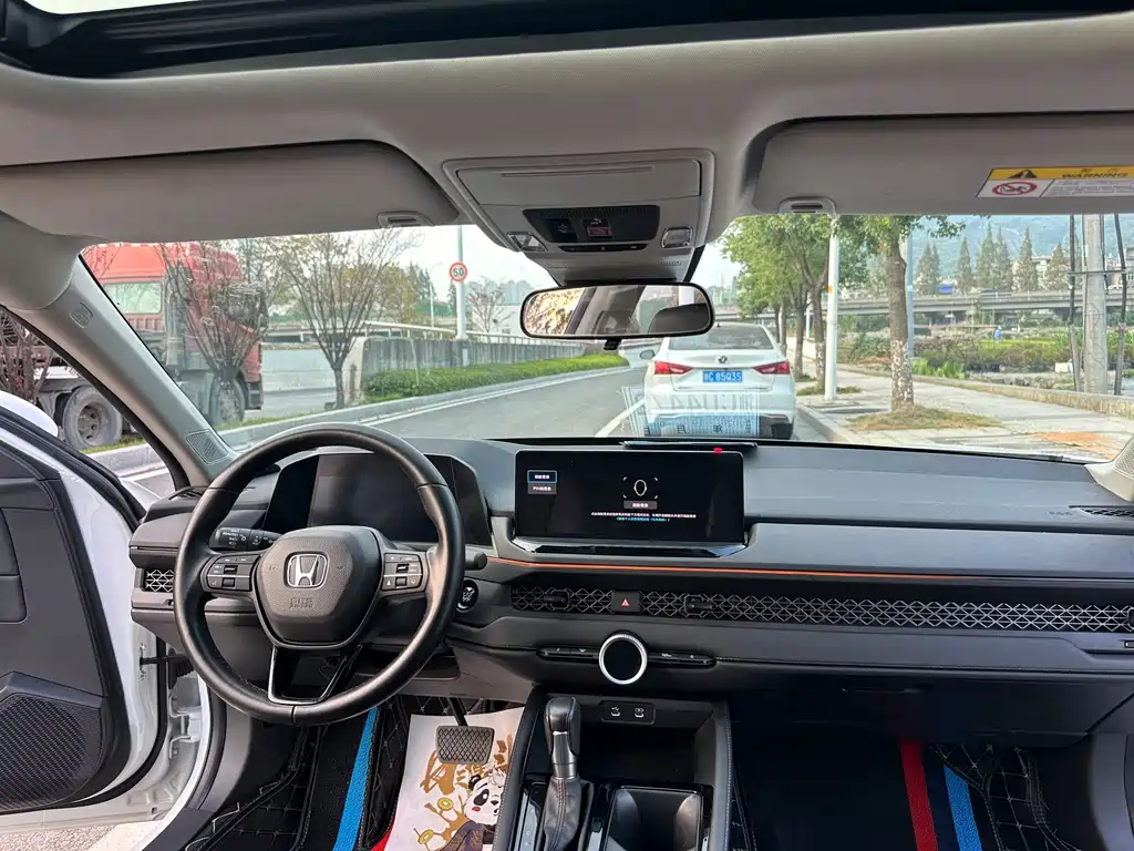 Honda Accord — фото 10