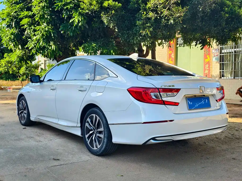 Honda Accord — фото 3