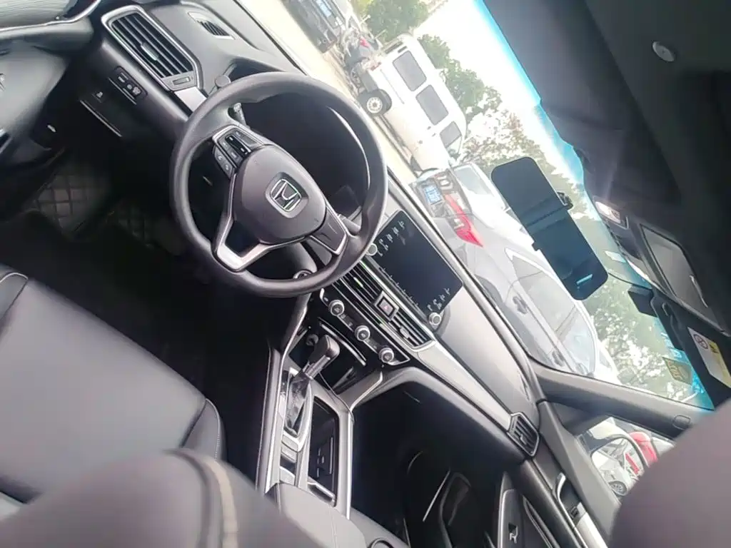 Honda Inspire — фото 14