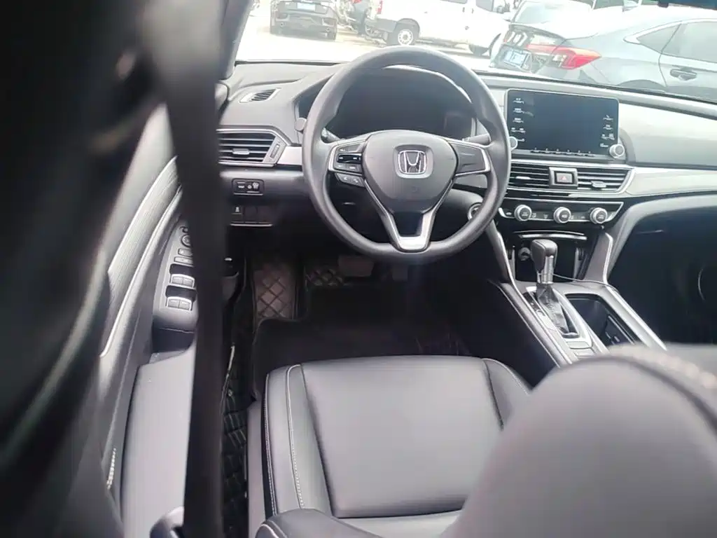 Honda Inspire — фото 15