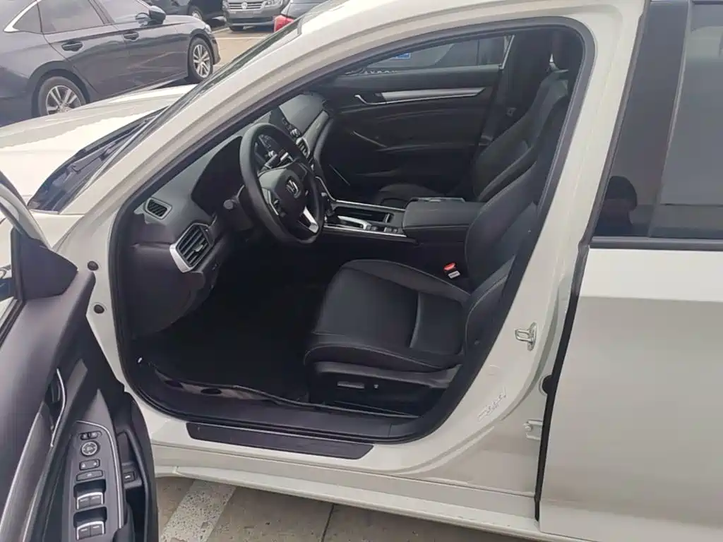 Honda Inspire — фото 20