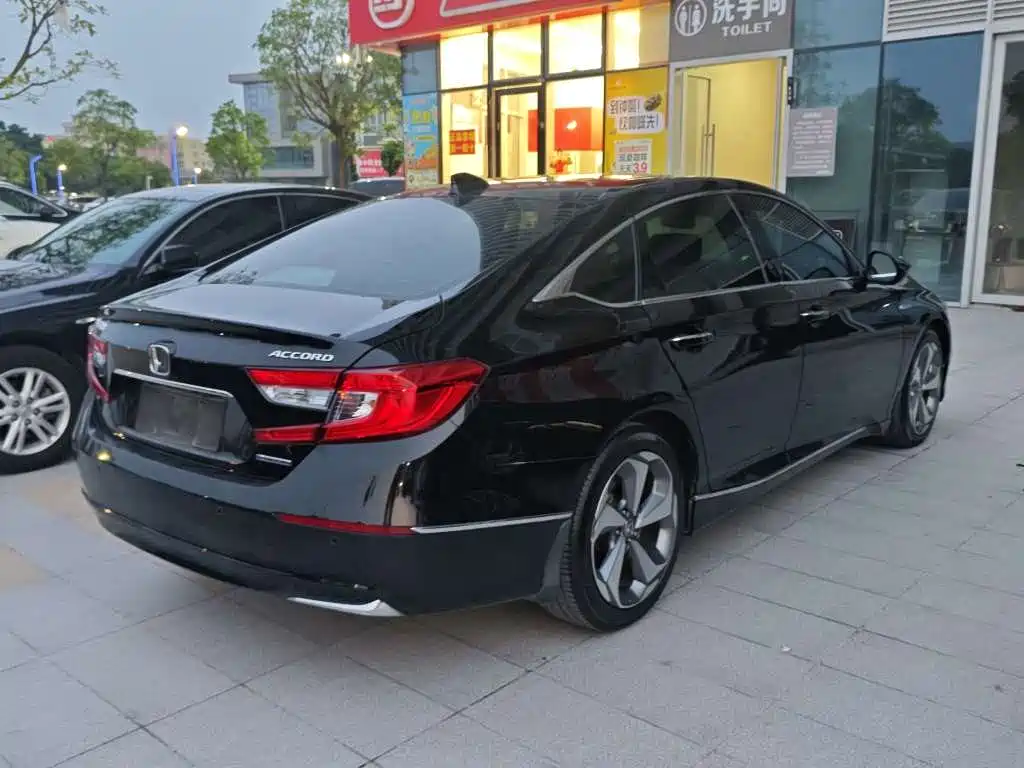 Honda Accord — фото 5