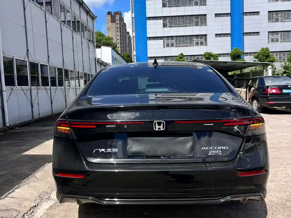 Honda Accord — фото 7