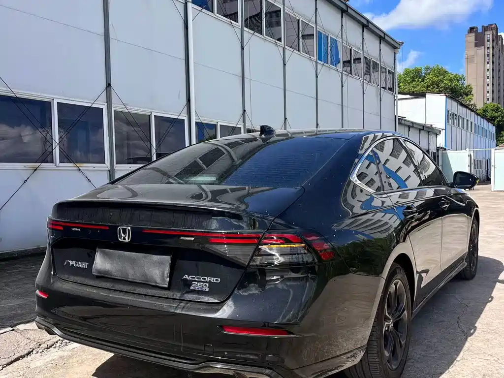 Honda Accord — фото 9
