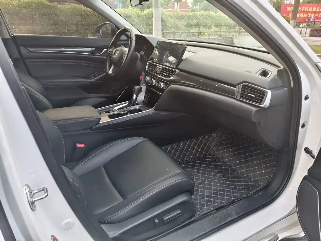 Honda Accord — фото 13