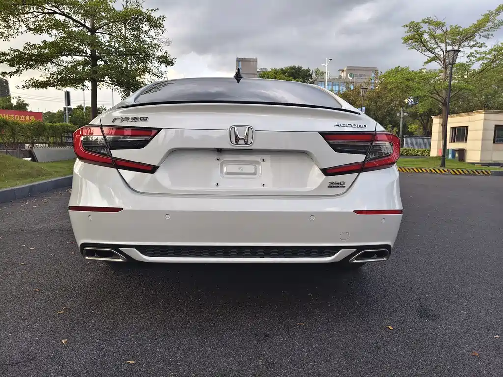 Honda Accord — фото 15
