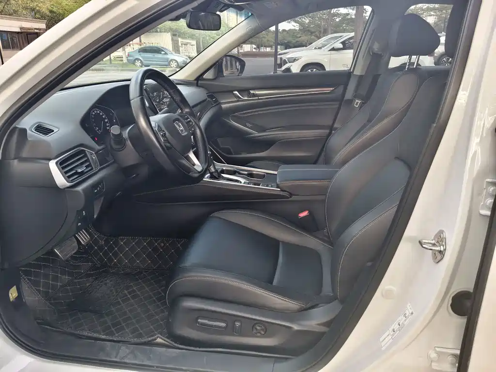 Honda Accord — фото 5