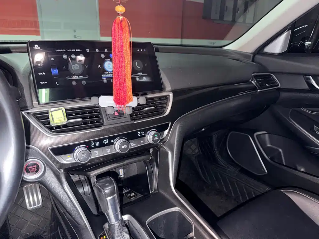 Honda Accord — фото 17