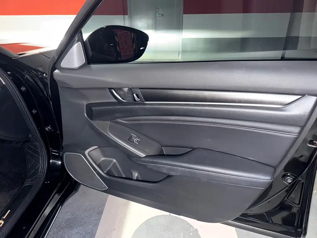 Honda Accord — фото 20