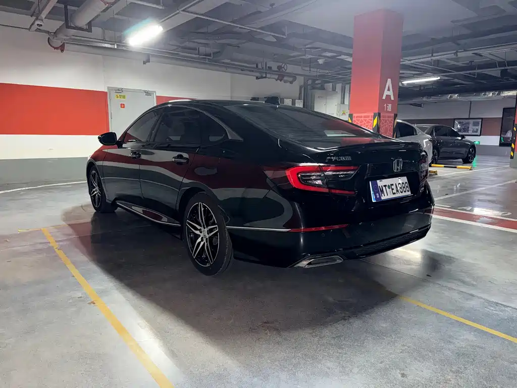 Honda Accord — фото 7