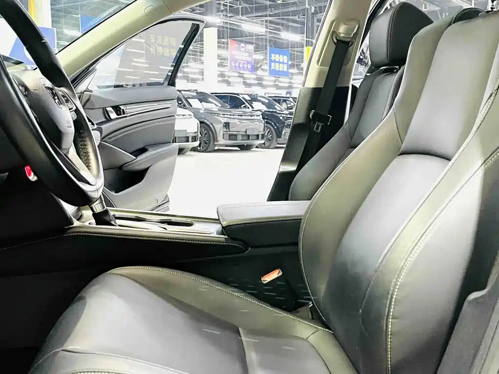 Honda Accord — фото 11