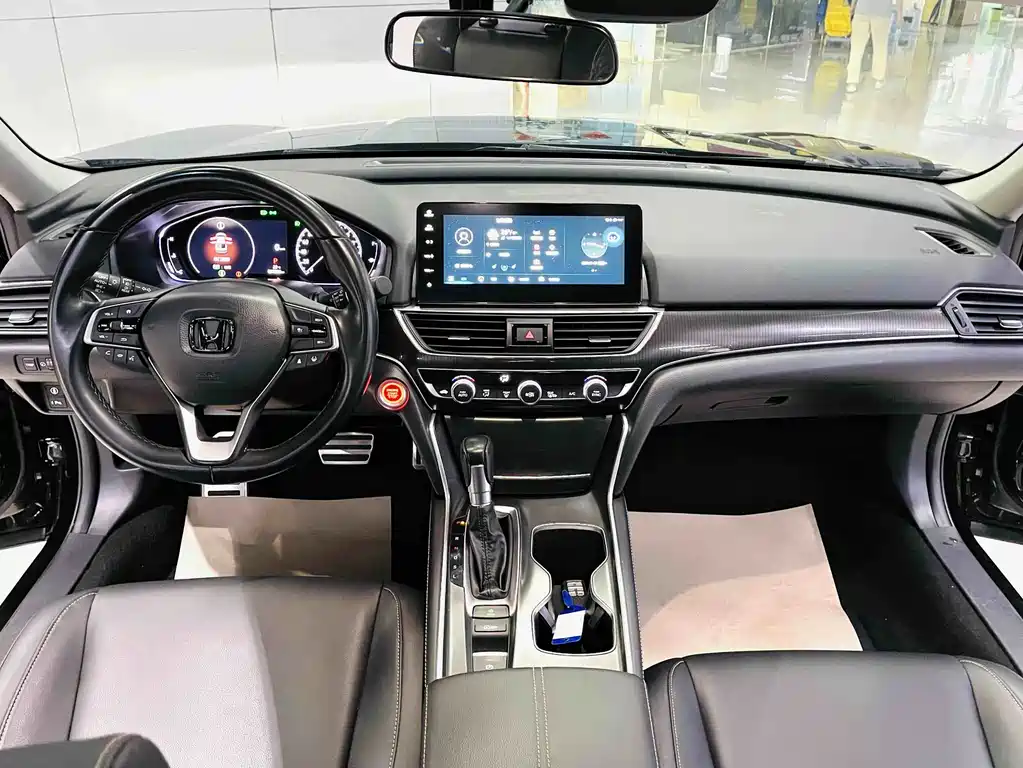 Honda Accord — фото 10