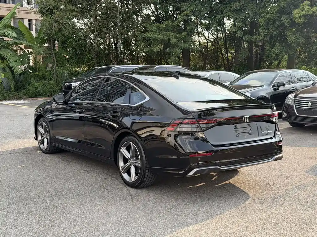 Honda Accord — фото 3