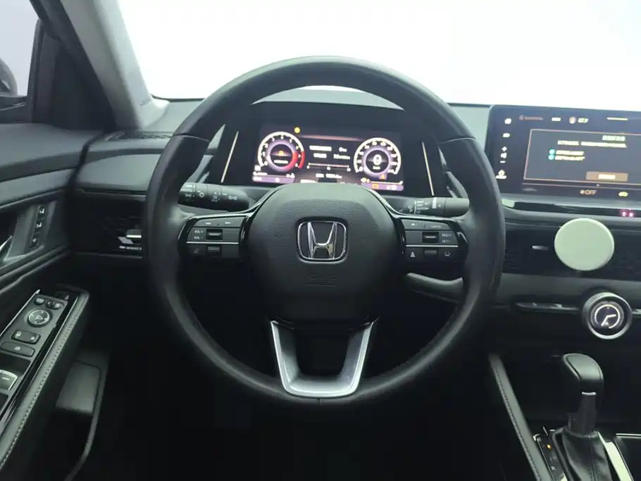Honda Accord — фото 15