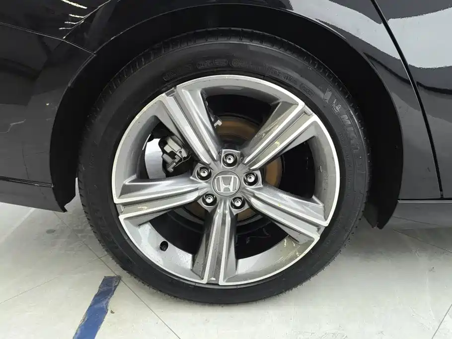 Honda Accord — фото 6