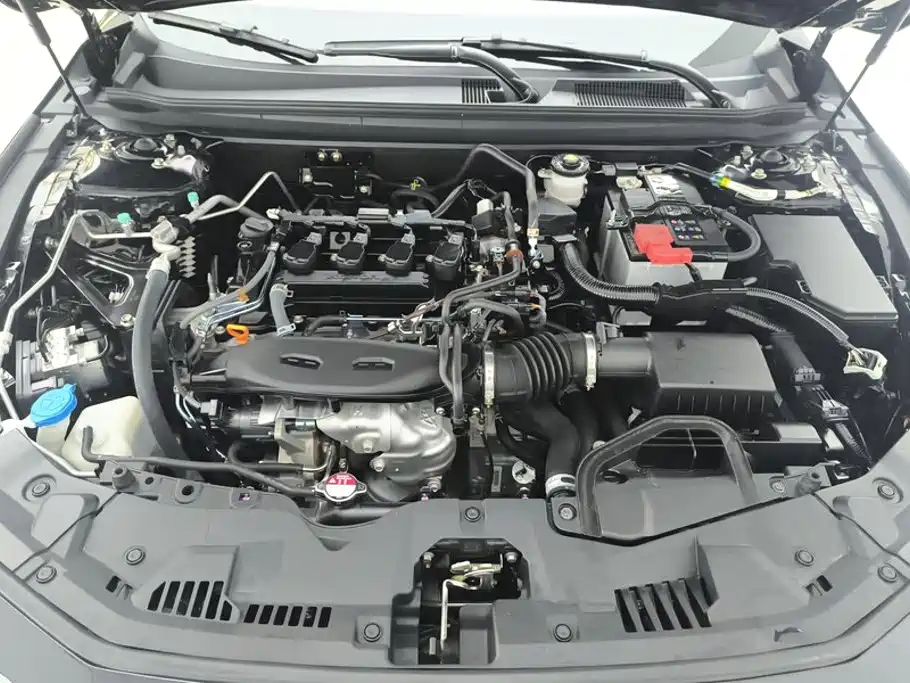 Honda Accord — фото 10