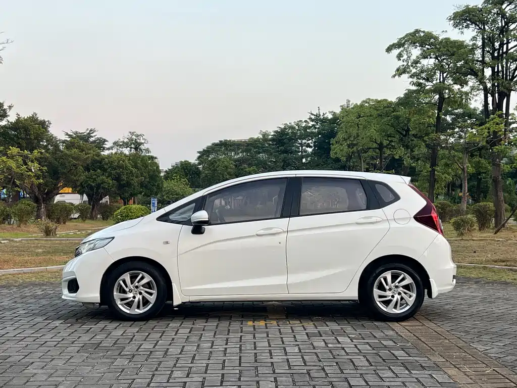 Honda Fit — фото 4