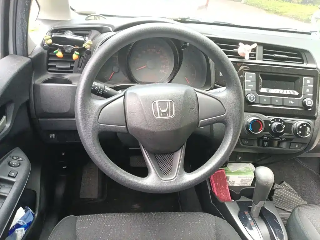 Honda Fit — фото 11