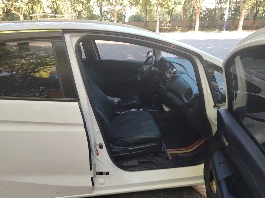 Honda Fit — фото 17