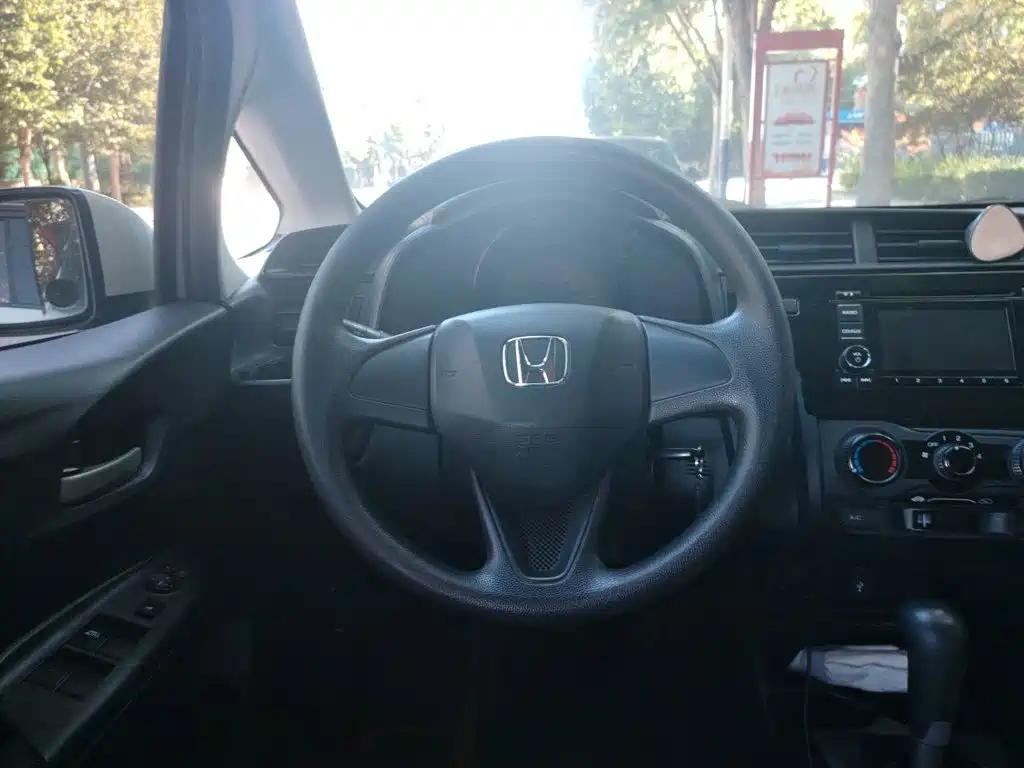 Honda Fit — фото 3